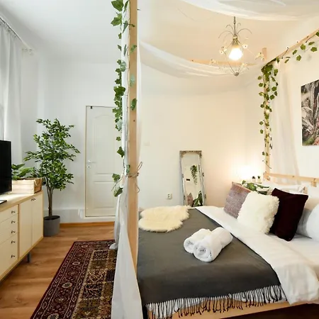 Apartment Historic Charm Meets Modern Luxury - Stylish In The Center Bucharest