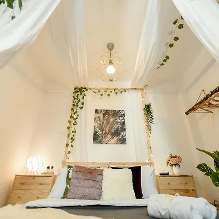 Apartment Historic Charm Meets Modern Luxury - Stylish In The Center Bucharest