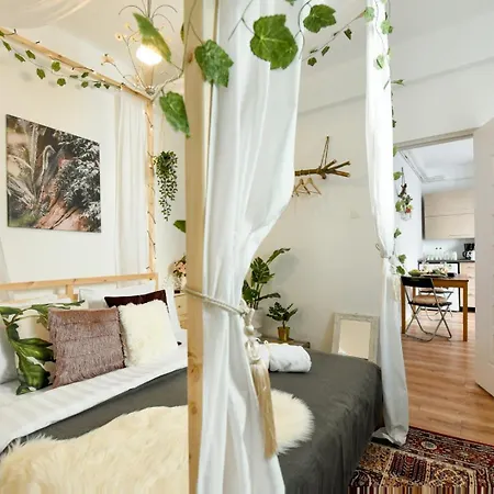 Historic Charm Meets Modern Luxury - Stylish In The Center *