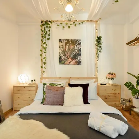 Historic Charm Meets Modern Luxury - Stylish In The Center * Bucharest
