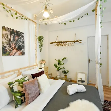 Apartment Historic Charm Meets Modern Luxury - Stylish In The Center Bucharest